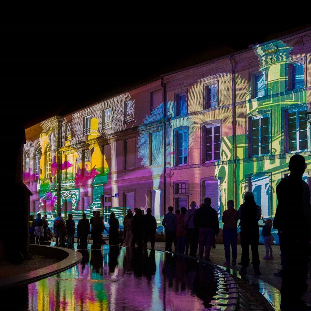 Spectacle de lumière nocturne à Epinal