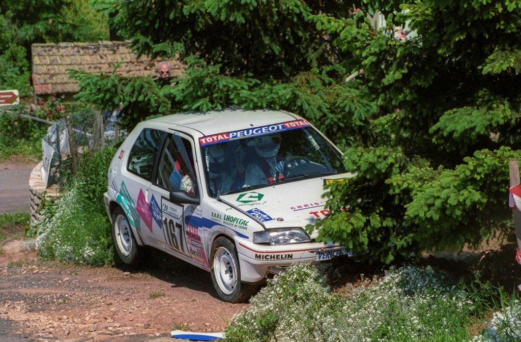 106 rallye dans les arbres