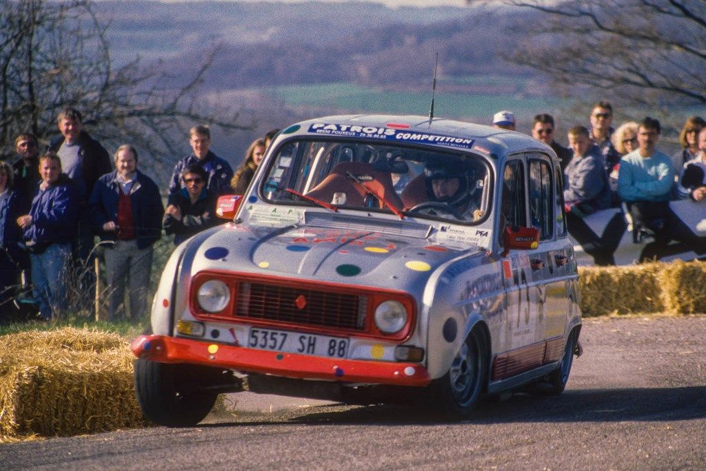 Munier Eugène "gégéne" sur Renault 4 TL à la course de côte d'Evaux-Ménil 1996