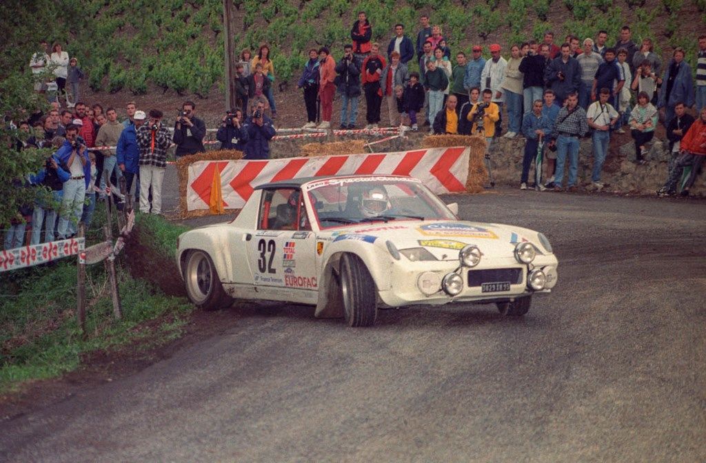 Une porsche en glisse