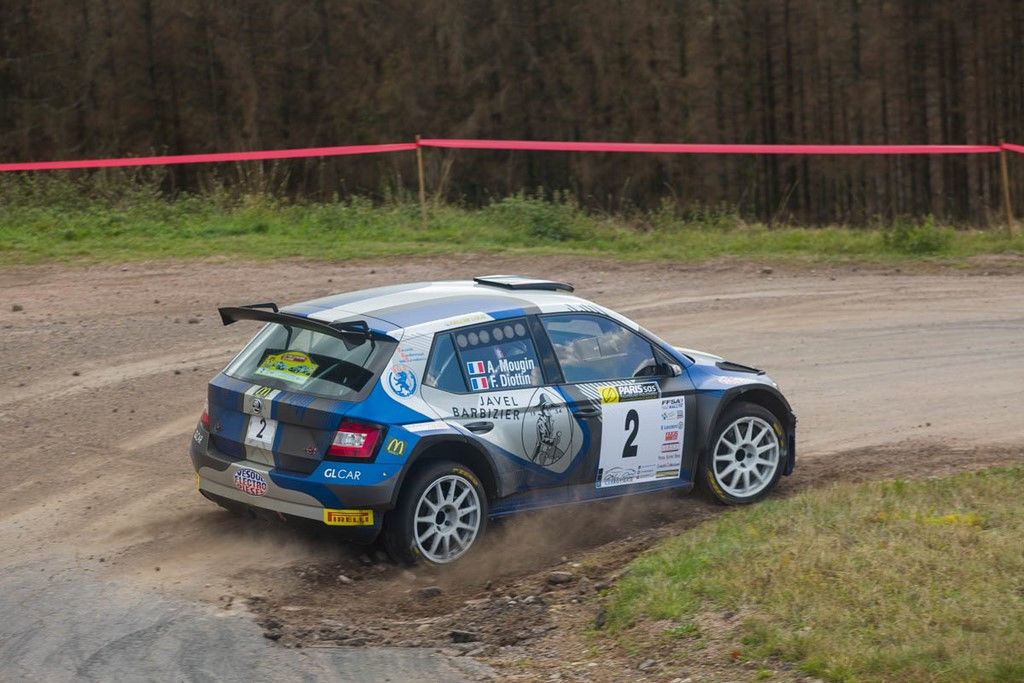 Skoda Fabia R5 noir, grise et bleu n°2 de l'équipage Mougin & Diottin au rallye de la Luronne 2020