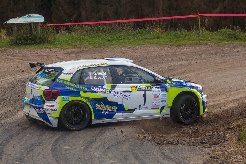 VW Polo R5 n°1 blanche et bleu de l'équipage Deloy & Belot au rallye de la Luronne 2020