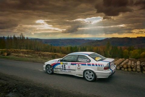 BMW 325i n°16 blanche de l'équipage Lamboley & Guillaume au rallye de la Luronne 2020