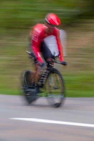 cycliste rouge en filé