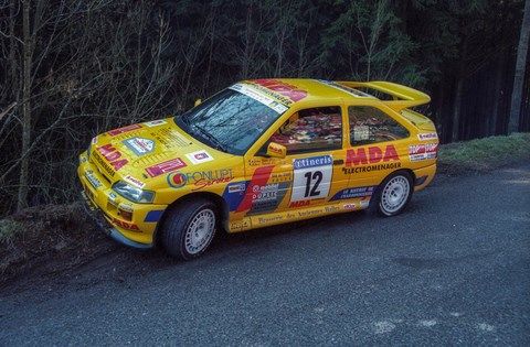 Ford Escort plantée