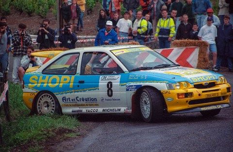 Tête à queue d'une Ford Escort