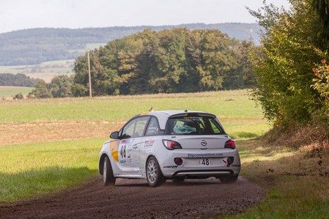 Opel Adam en tête à queue